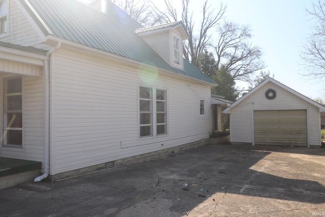 405 SW 3rd Street, Loogootee, IN 47553