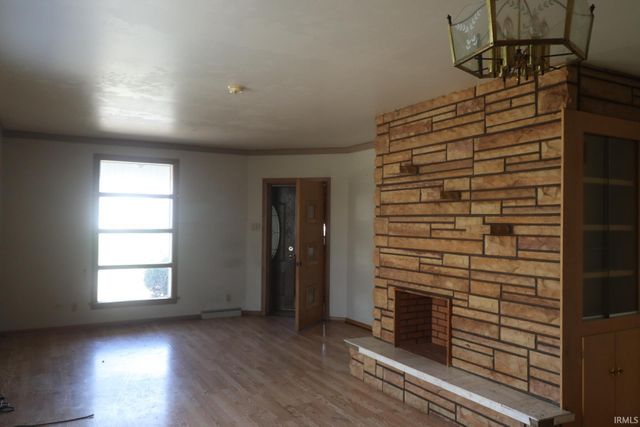 405 SW 3rd Street, Loogootee, IN 47553