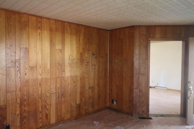 405 SW 3rd Street, Loogootee, IN 47553