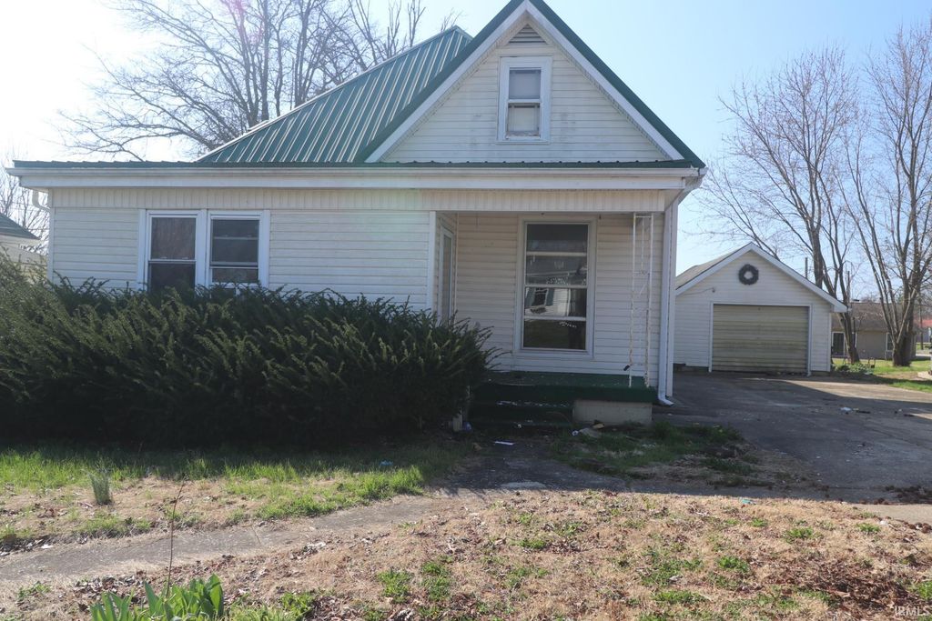 405 SW 3rd Street, Loogootee, IN 47553