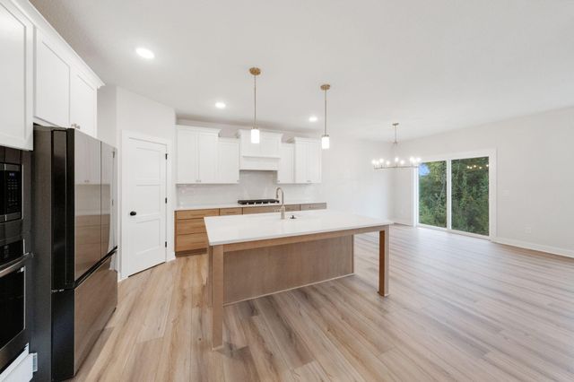 4825 128th Circle NE, Blaine, MN 55449