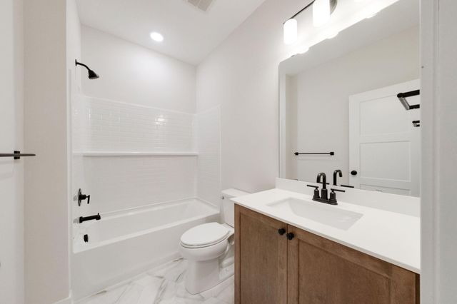 4825 128th Circle NE, Blaine, MN 55449