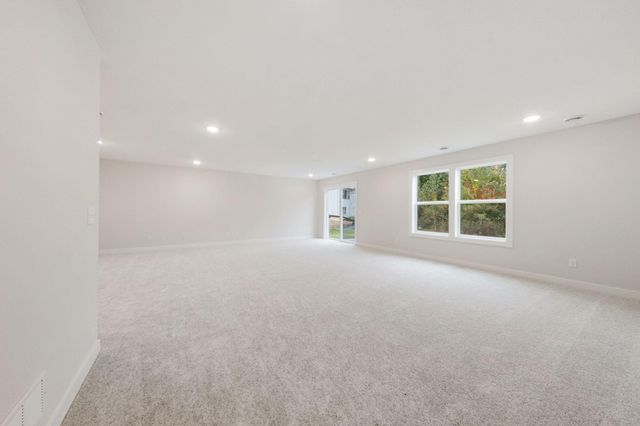 4825 128th Circle NE, Blaine, MN 55449