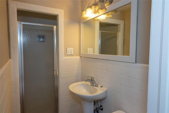 1728 NW 63rd Street, Nichols Hills, OK 73116