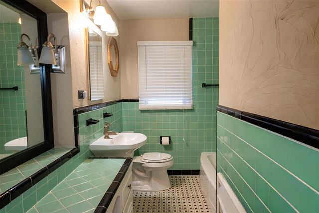 1728 NW 63rd Street, Nichols Hills, OK 73116