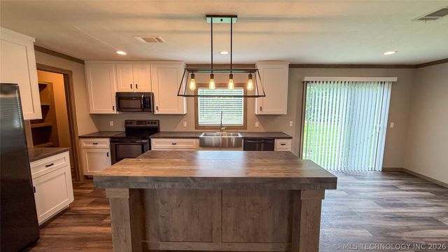 4200 W 730 Road, Hulbert, OK 74441