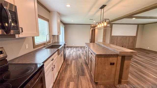 4200 W 730 Road, Hulbert, OK 74441