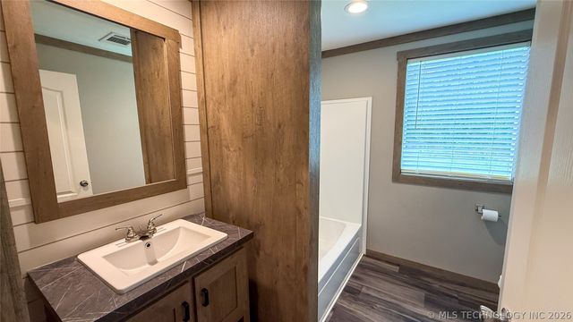 4200 W 730 Road, Hulbert, OK 74441