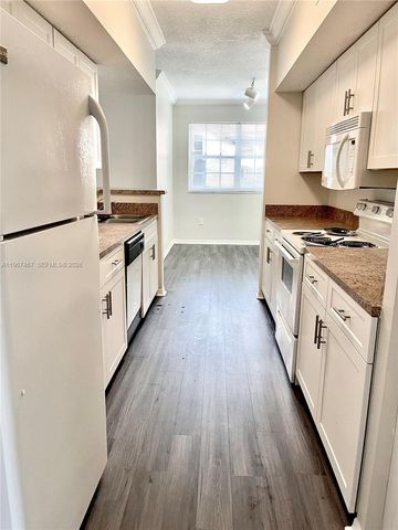 100 SW 117th Ter 2101, Pembroke Pines, FL 33025