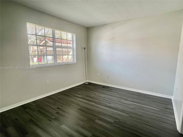 100 SW 117th Ter 2101, Pembroke Pines, FL 33025