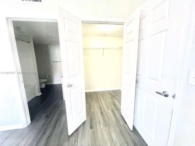 100 SW 117th Ter 2101, Pembroke Pines, FL 33025