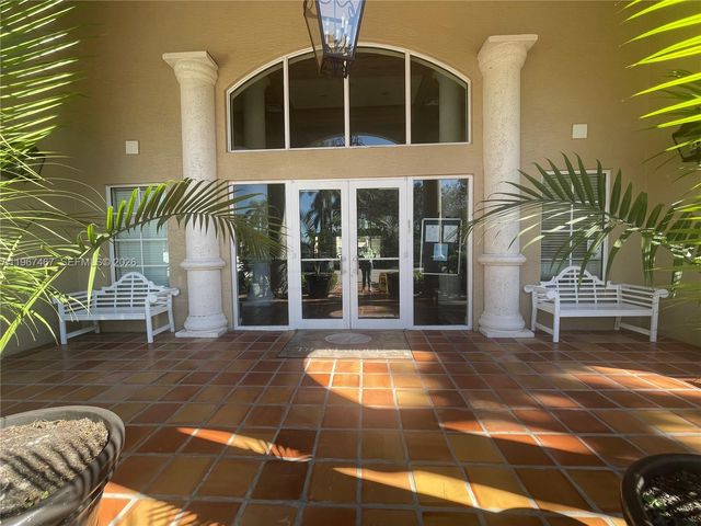 100 SW 117th Ter 2101, Pembroke Pines, FL 33025