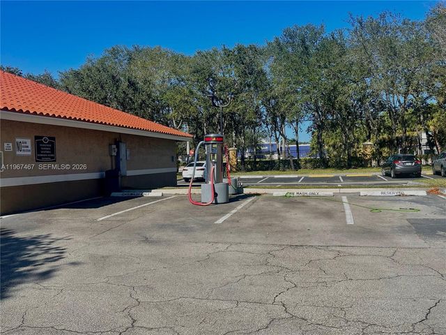 100 SW 117th Ter 2101, Pembroke Pines, FL 33025