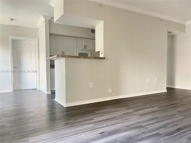 100 SW 117th Ter 2101, Pembroke Pines, FL 33025