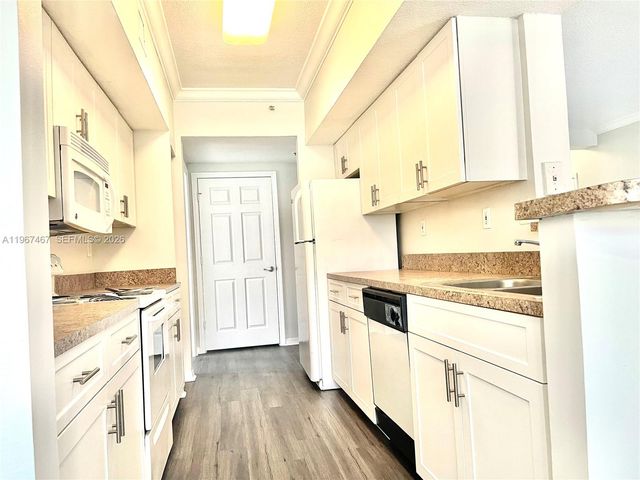 100 SW 117th Ter 2101, Pembroke Pines, FL 33025