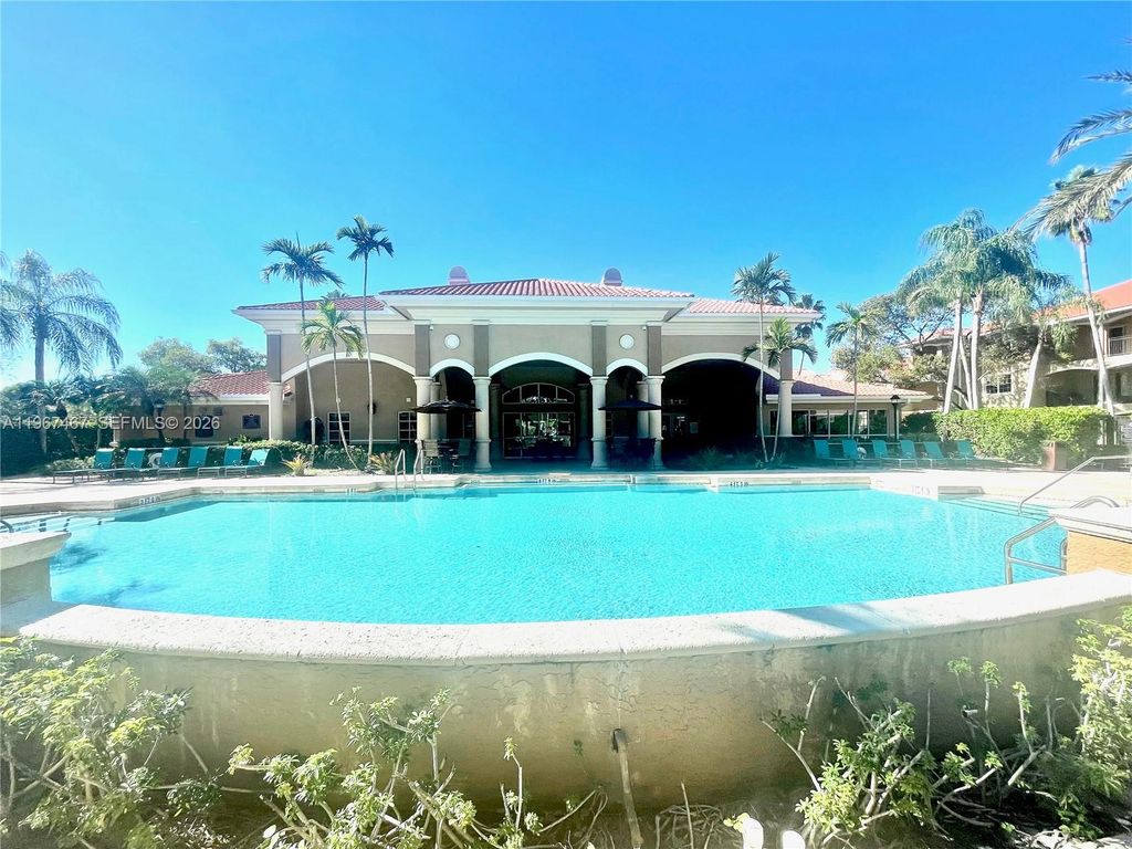 100 SW 117th Ter 2101, Pembroke Pines, FL 33025