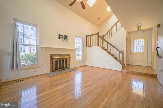 15241 LARKSPUR LN, Dumfries, VA 22025