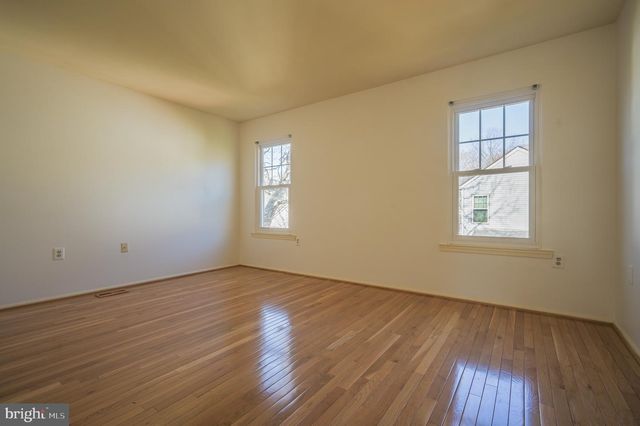 15241 LARKSPUR LN, Dumfries, VA 22025
