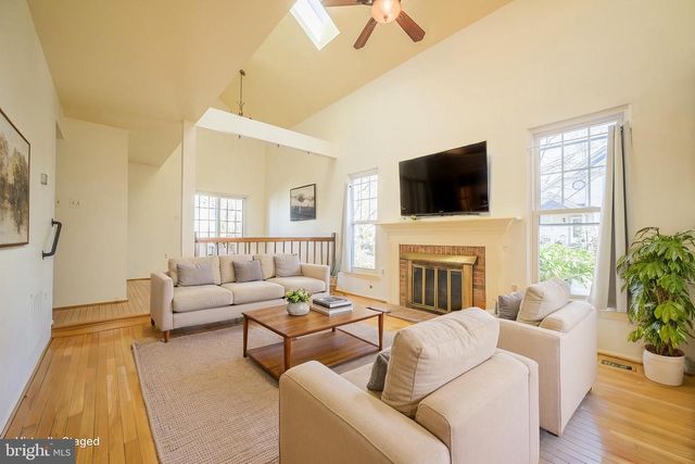15241 LARKSPUR LN, Dumfries, VA 22025