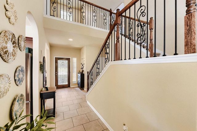 581 Middle CRK, Buda, TX 78610