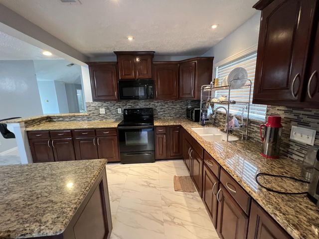 13411 Natasha Lane, Houston, TX 77015