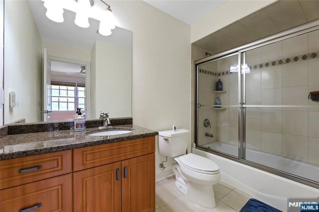 22 Meadow Lake Drive, Mahwah, NJ 07430