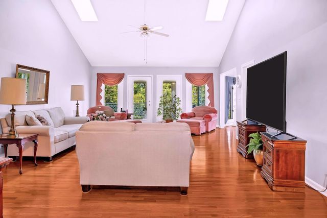 226 Signal Ridge Road, Frankfort, KY 40601