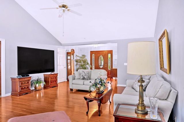 226 Signal Ridge Road, Frankfort, KY 40601