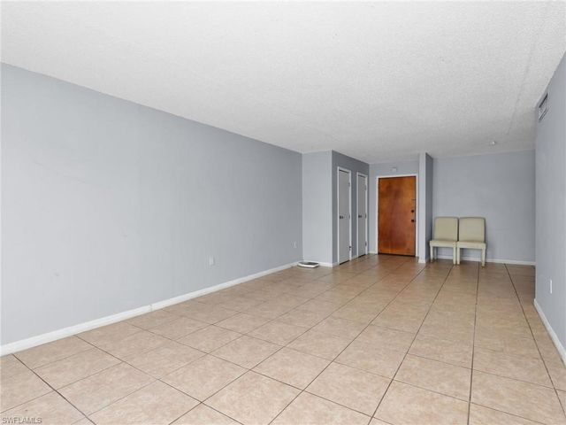 3704 Broadway 217, Fort Myers, FL 33901