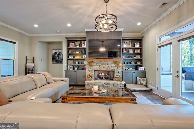 149 Fall Pippin Court, Clarkesville, GA 30523