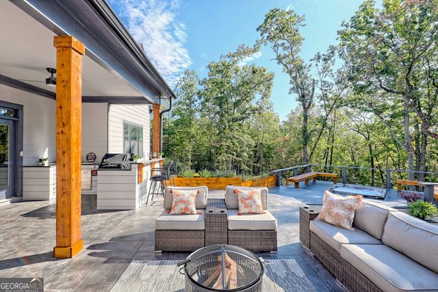 149 Fall Pippin Court, Clarkesville, GA 30523
