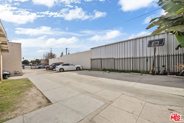 4441 Avalon Boulevard, Los Angeles, CA 90011