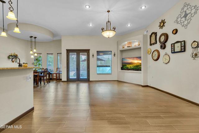 500 COUNTRY OAKS Drive, El Paso, TX 79932