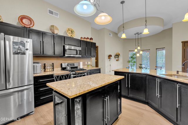 500 COUNTRY OAKS Drive, El Paso, TX 79932