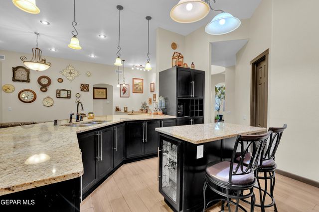 500 COUNTRY OAKS Drive, El Paso, TX 79932