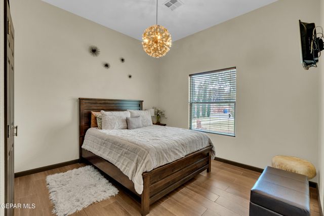 500 COUNTRY OAKS Drive, El Paso, TX 79932