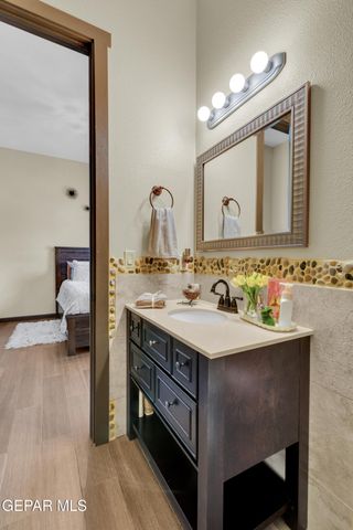 500 COUNTRY OAKS Drive, El Paso, TX 79932