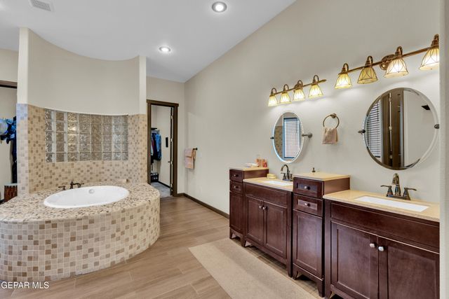 500 COUNTRY OAKS Drive, El Paso, TX 79932