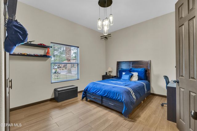 500 COUNTRY OAKS Drive, El Paso, TX 79932