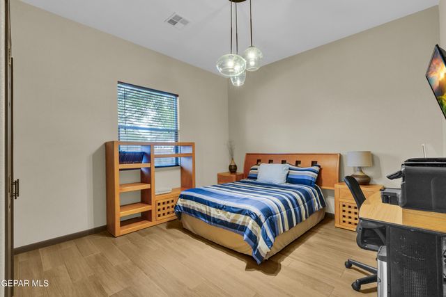 500 COUNTRY OAKS Drive, El Paso, TX 79932
