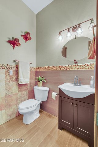500 COUNTRY OAKS Drive, El Paso, TX 79932