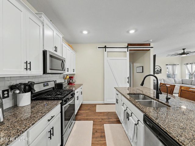1117 Beacon Rd, Sevierville, TN 37876