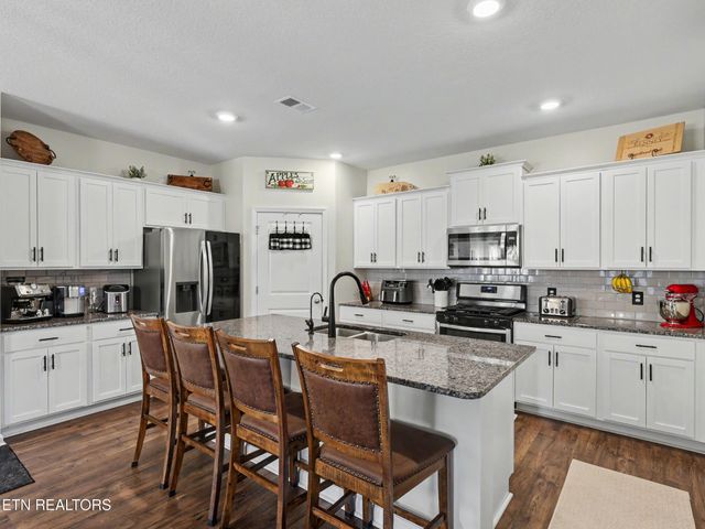 1117 Beacon Rd, Sevierville, TN 37876