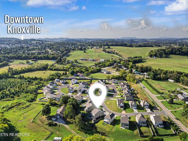 1117 Beacon Rd, Sevierville, TN 37876