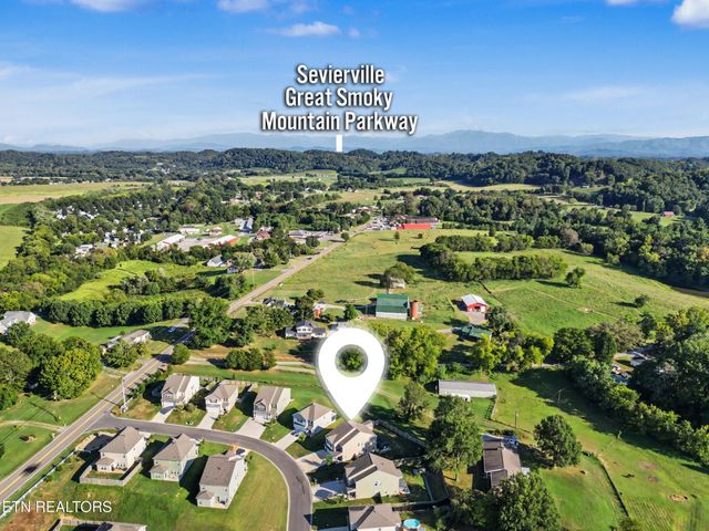 1117 Beacon Rd, Sevierville, TN 37876