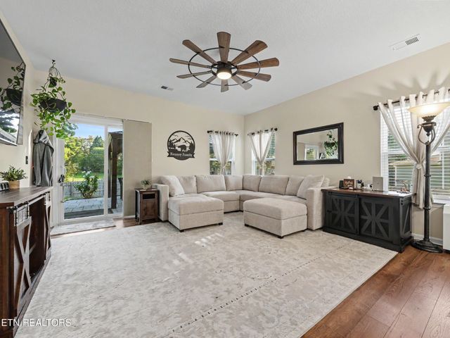 1117 Beacon Rd, Sevierville, TN 37876