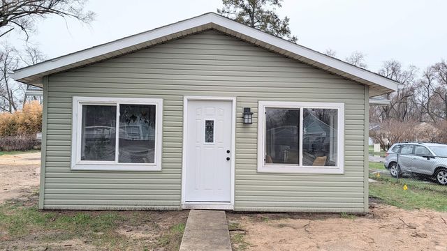 19219 Hamilton Street, South Bend, IN 46637