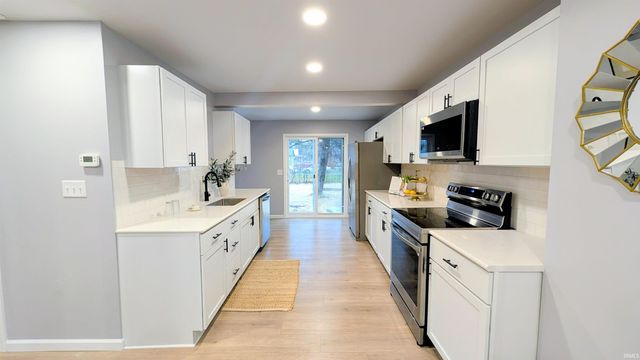 19219 Hamilton Street, South Bend, IN 46637