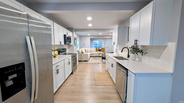 19219 Hamilton Street, South Bend, IN 46637