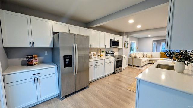 19219 Hamilton Street, South Bend, IN 46637